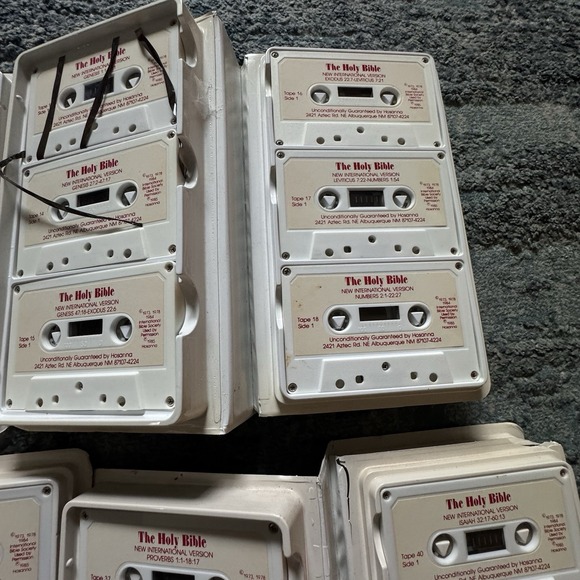 The Holy  Bible New International Version Old testament Tape 1-48 - Picture 5 of 8